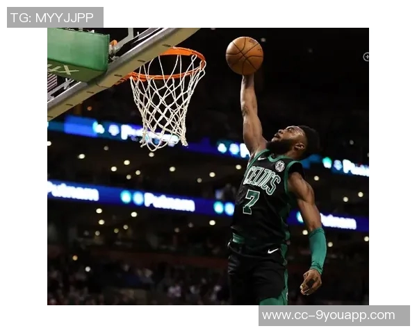 布朗与凯尔特人携手逆袭低估者展现攻防一体的实力