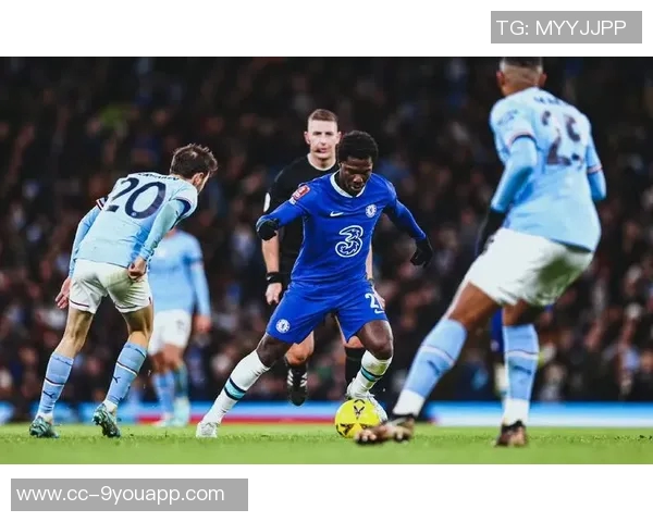 大卫福法纳再次因无证驾驶被罚款440英镑并扣6分