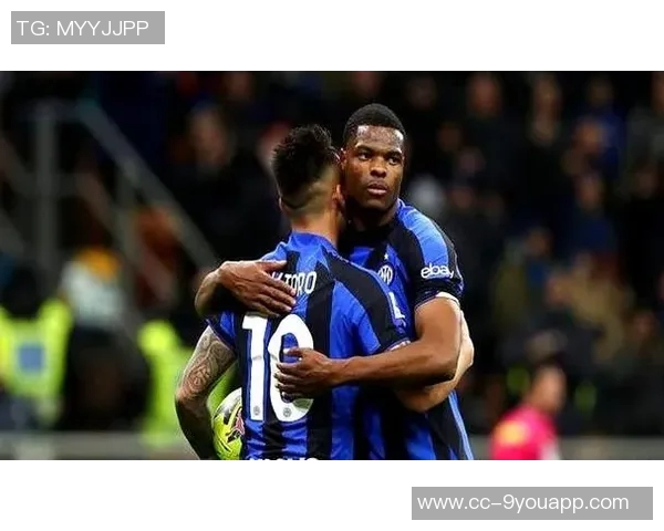 英超两强盯上邓弗里斯解约金高达2500万欧元