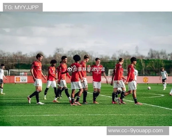 曼联正式签约德比郡青年队16岁门将查理哈迪开启新篇章